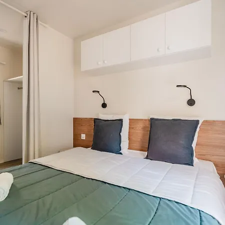 Les Maritimes 세노스